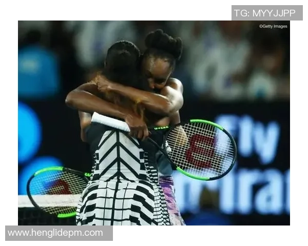 足球球星与美女女友携手亮相 球场内外的爱恋与荣耀故事 足球球星与美女女友携手亮相 球场内外的爱恋与荣耀故事